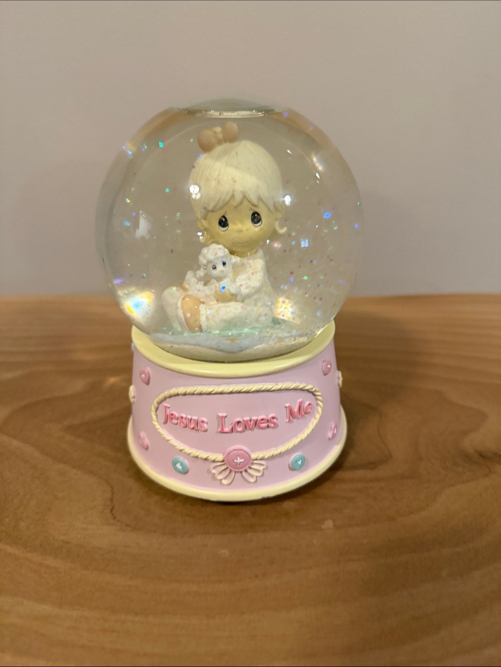Precious Moments Pink and Cream 'Jesus Loves Me' Figurine Snow Globe 2009